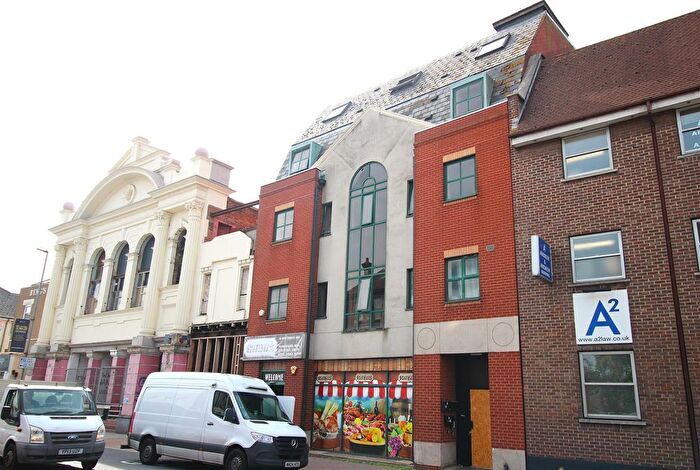 2 Bedroom Flat To Rent In Compass House, Kingston Road, Portsmouth, Hants, PO2