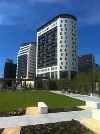 2 Bedroom Flat For Sale In Hive, Masshouse Plaza, Birmingham, B5