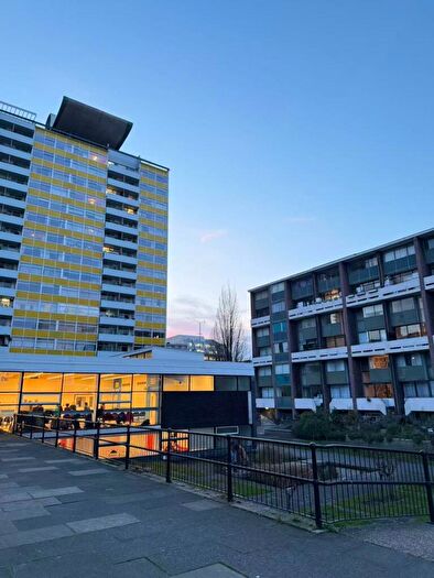 1 Bedroom Flat To Rent In Stanley Cohen House, Golden Lane Estate, EC1Y