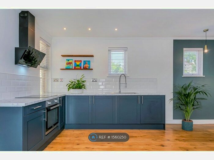 2 Bedroom Flat To Rent In West Ealing, London, W13