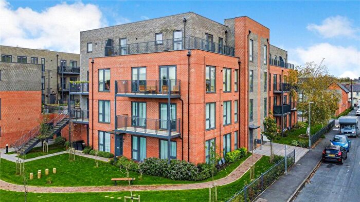 2 Bedroom Apartment For Sale In Milford Road, Reading, Berkshire, RG1