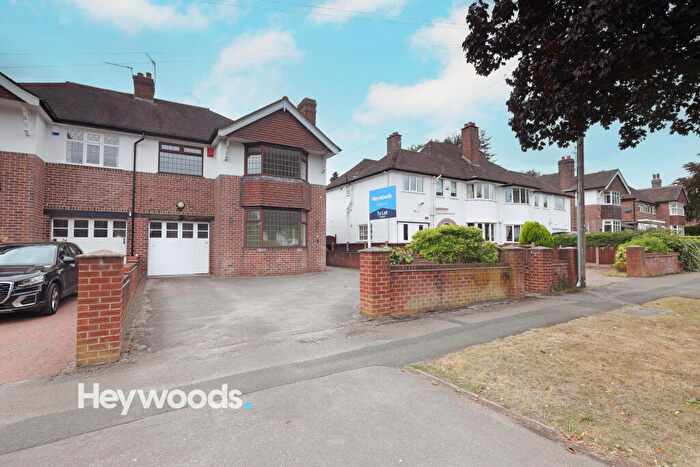 4 Bedroom Semi-Detached House To Rent In Dartmouth Avenue, Westlands, Newcastle, ST5