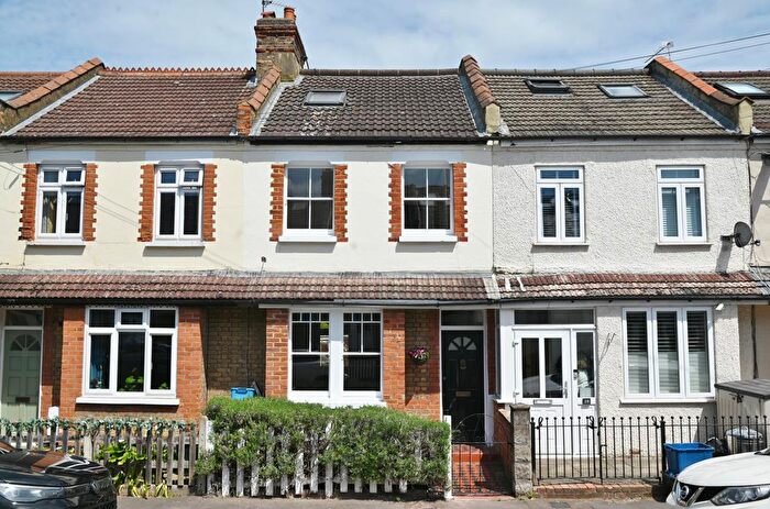3 Bedroom Terraced House For Sale In Andover Road, Twickenham, TW2