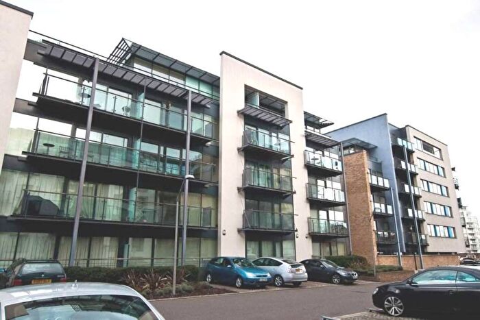 2 Bedroom Flat To Rent In Board Walk Place, Canary Wharf, E14