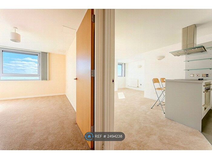 1 Bedroom Flat To Rent In Aspects, Sutton, SM1