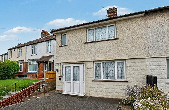 3 Bedroom Semi-Detached House For Sale In Tovil Road, Maidstone, ME15