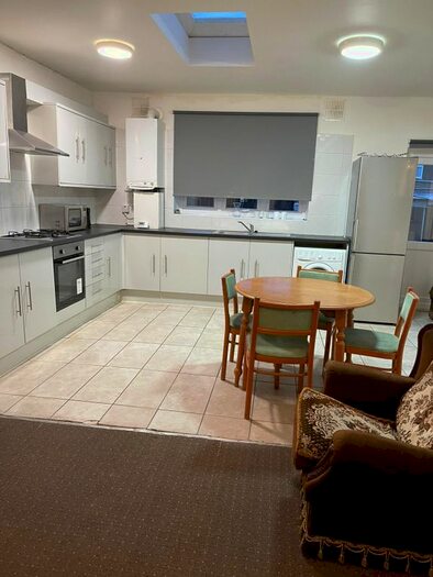 2 Bedroom Flat To Rent In Airthrie Road, Goodmayes IG3