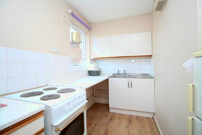 1 Bedroom Flat To Rent In Wyatt Road, Crayford, Dartford, DA1