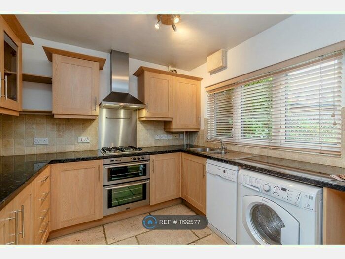 2 Bedroom Terraced House To Rent In Beemans Row, London, SW18