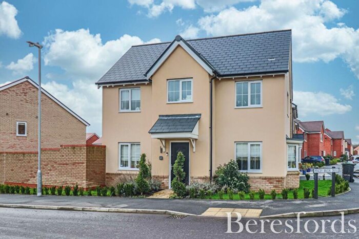 3 Bedroom Link Detached House For Sale In Pincey Brook Drive, Dunmow, CM6