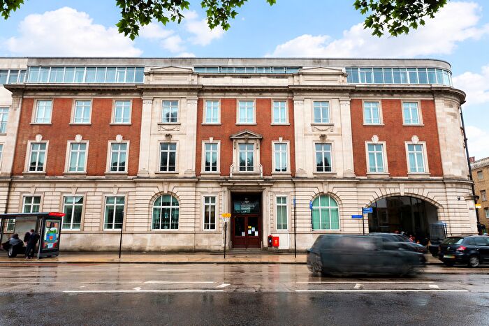 1 Bedroom Flat For Sale In The Quadrangle House, Romford Road, E15