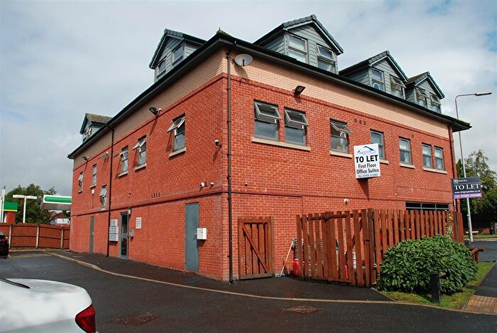 2 Bedroom Flat To Rent In Warrington Road, Culcheth, Warrington, WA3