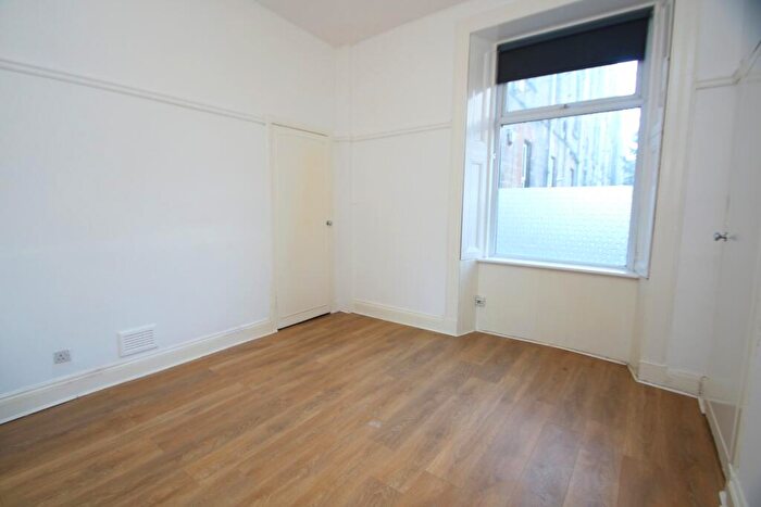 2 Bedroom Flat To Rent In Alexandra Park Street, Dennistoun, G31