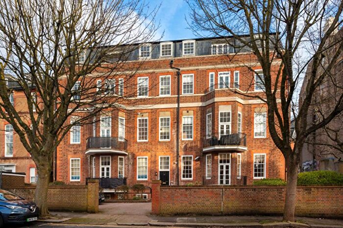 1 Bedroom Flat For Sale In Rochester Gardens, Hove, BN3