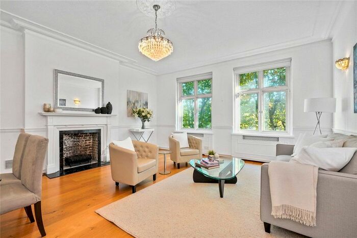 3 Bedroom Flat To Rent In Aberdeen Court Little Venice, London, W9