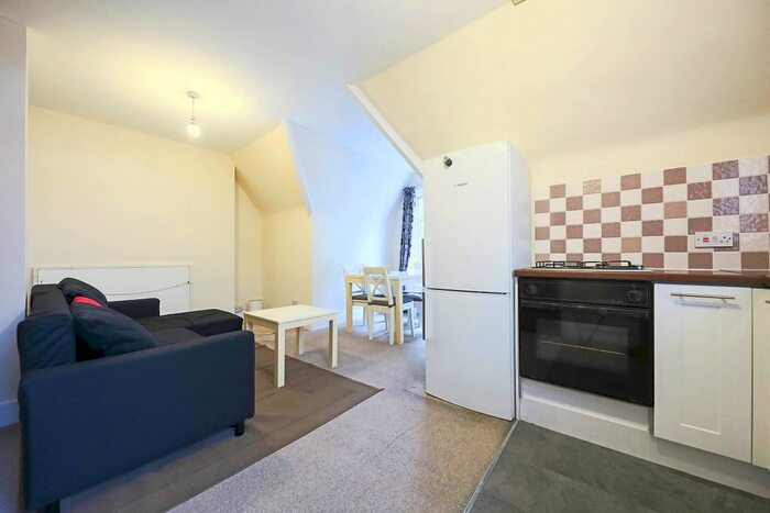 1 Bedroom Flat To Rent In The Avenue, London, W13