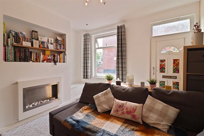 2 Bedroom Terraced House For Sale In Shirland Street, Chesterfield, S41