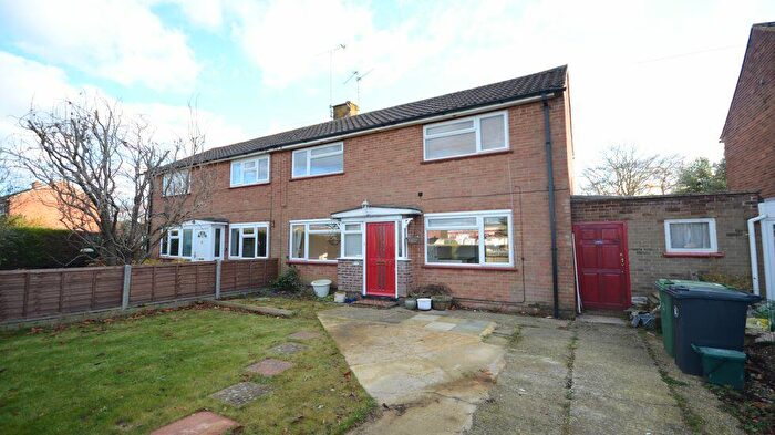 2 Bedroom Semi-Detached House To Rent In Bracknell Close, GU15