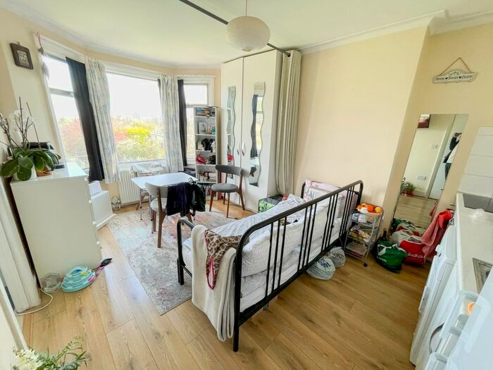 Studio To Rent In Wolves Lane, Wood Green, N22