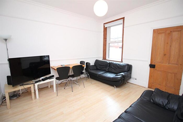 2 Bedroom Flat To Rent In Mayfair Road, Newcastle Upon Tyne, NE2