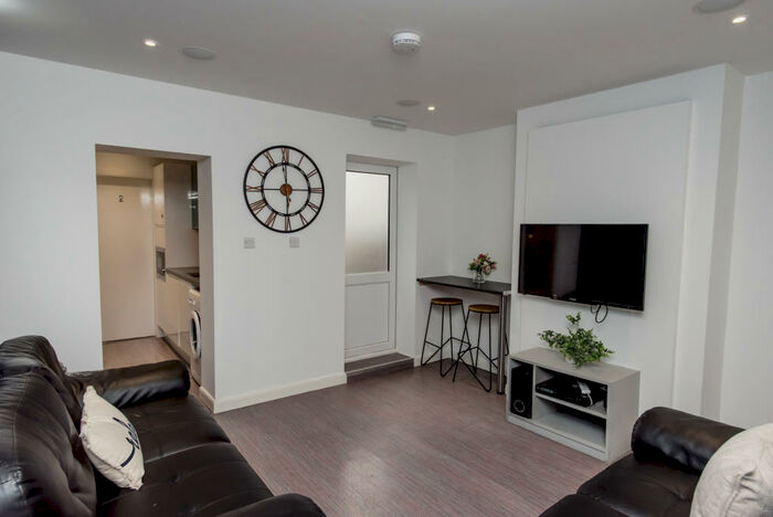 5 Bedroom House To Rent In Beresford Street, ST4