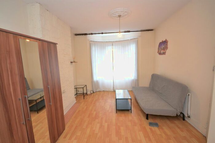 4 Bedroom Semi-Detached House To Rent In Cowley Road, Uxbridge Road, UB8