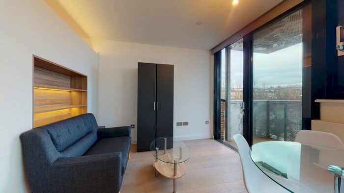 Studio To Rent In Highgate Hill, London, N19