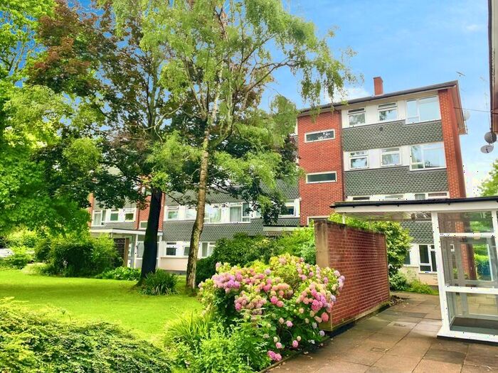 Studio To Rent In Hulse Road, Southampton, SO15