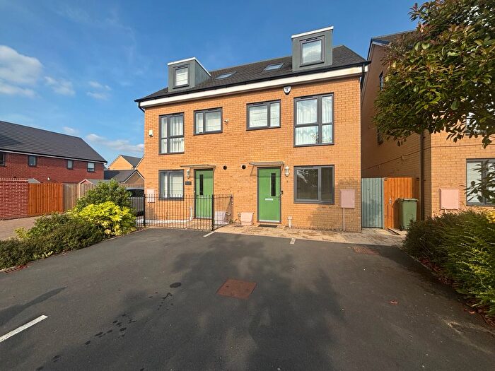 4 Bedroom Semi-Detached House To Rent In Fullers Ground, Eagle Farm South, Milton Keynes, MK17