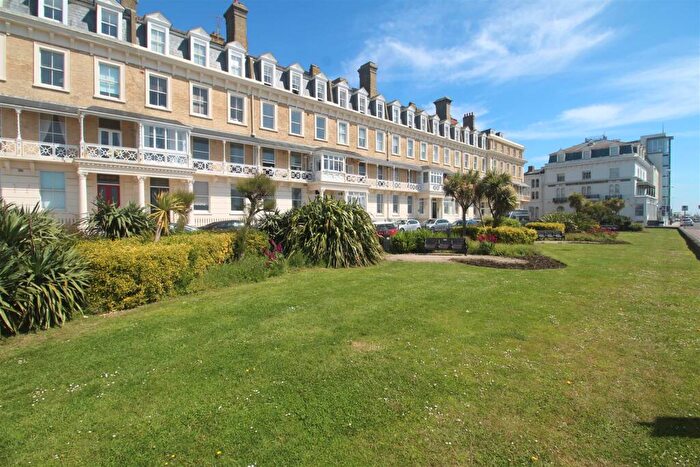 Flat To Rent In Heene Court Mansions, Worthing, West Sussex, BN11