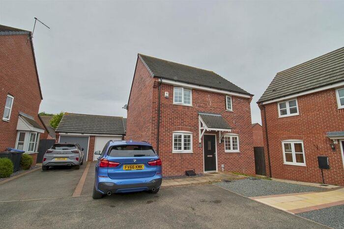 3 Bedroom Property To Rent In Bonneville Road, Hinckley, LE10