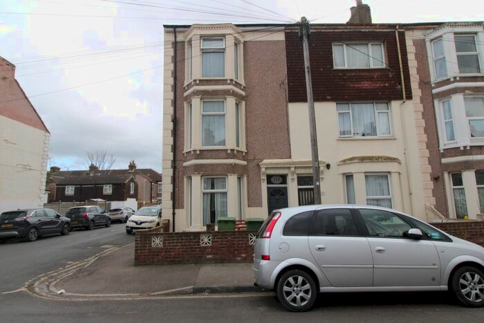 1 Bedroom Flat To Rent In Alma Road, Sheerness, Kent, ME12