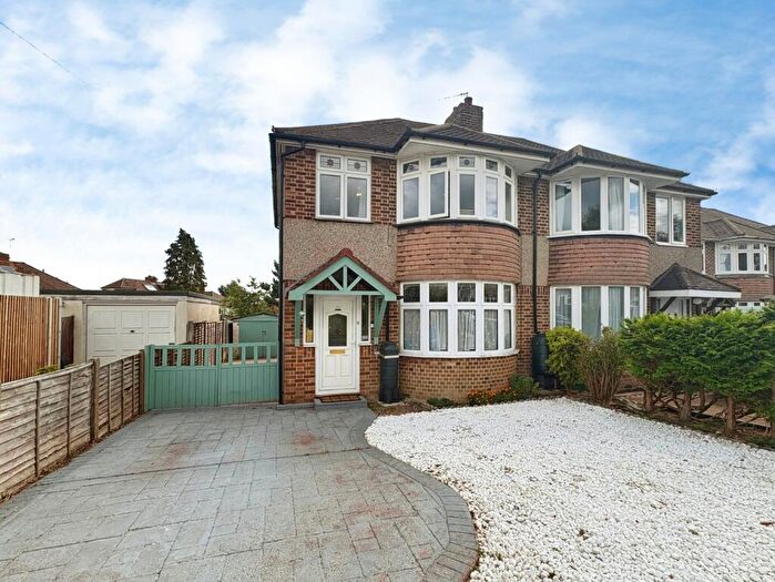 3 Bedroom Semi-Detached House For Sale In Orchard Gardens, Aldershot, Hampshire, GU12