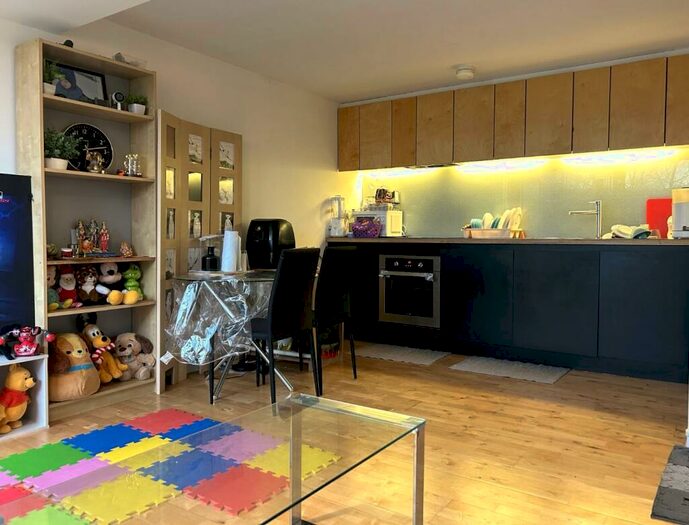 1 Bedroom Flat To Rent In Saxton, The Avenue, Leeds, West Yorkshire, B11