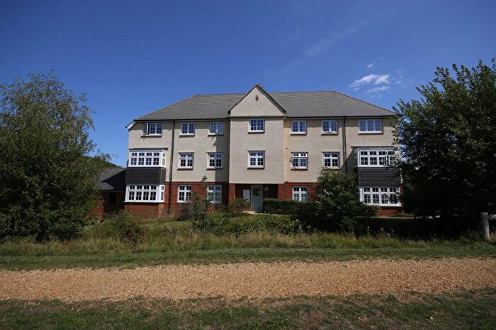 2 Bedroom Apartment To Rent In Falcon Way, Bracknell, RG12