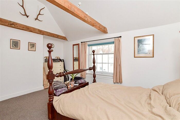 2 Bedroom Flat For Sale In High Street, Lewes, East Sussex, BN7