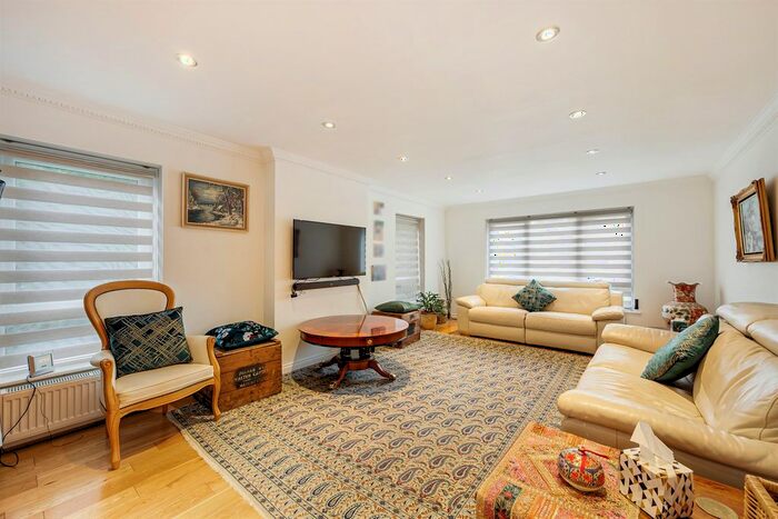 2 Bedroom Flat For Sale In Delahays Drive, Hale, WA15