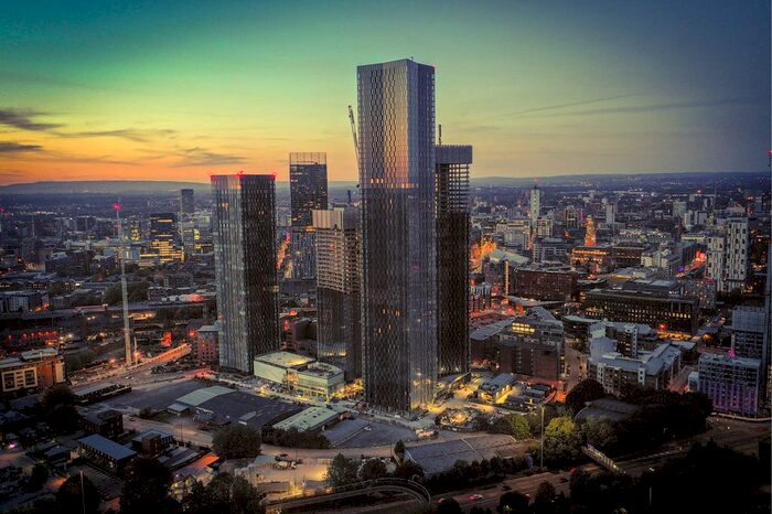 2 Bedroom Flat To Rent In Deansgate Square, Manchester, M15