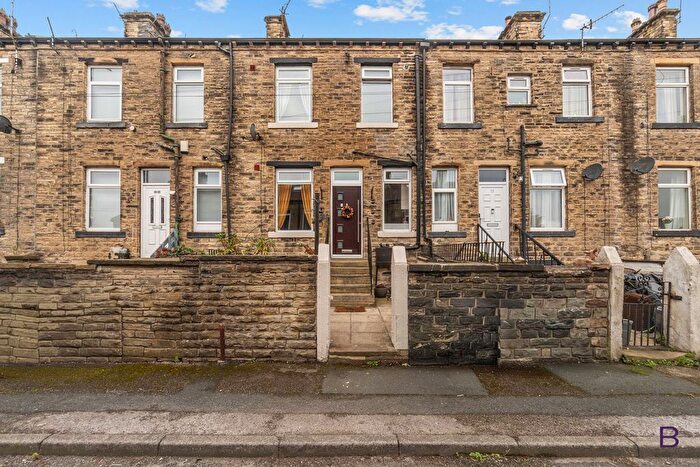 2 Bedroom Terraced House For Sale In Pastureside Terrace East, Clayton, Bradford, BD14