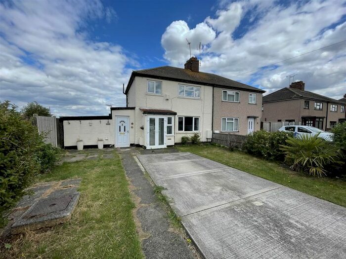 3 Bedroom Semi-Detached House To Rent In Feenan Highway, Tilbury, RM18