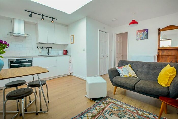 1 Bedroom Flat To Rent In Saltdean Drive, Saltdean, Brighton BN2