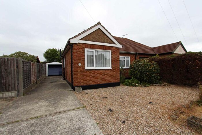 2 Bedroom Bungalow To Rent In Prestwood Drive, Thundersley, SS7