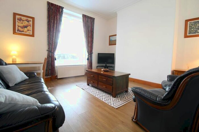 1 Bedroom Flat To Rent In Hollybank Place, Ground Floor Left AB11