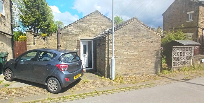 1 Bedroom Bungalow For Sale In Perseverance Lane, Bradford, BD7