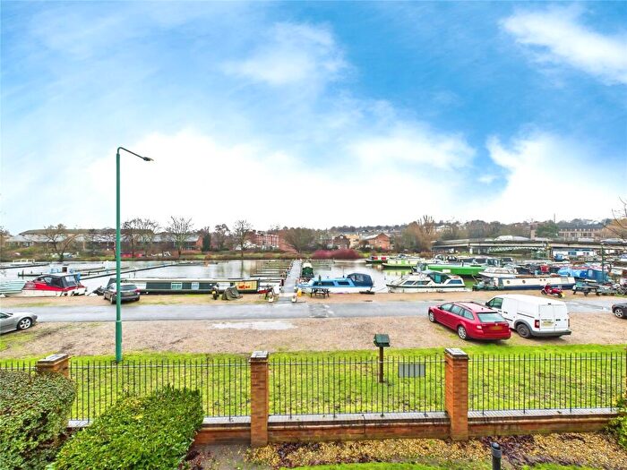 2 Bedroom Apartment For Sale In Kingfisher Wharf, Nottingham, Nottinghamshire, NG7