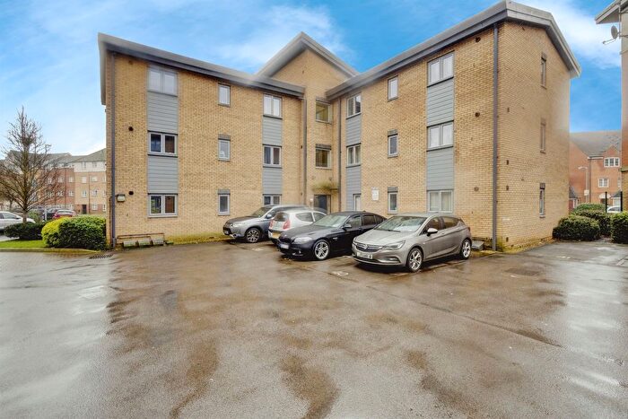 2 Bedroom Flat For Sale In Old Towcester Road, Northampton, NN4