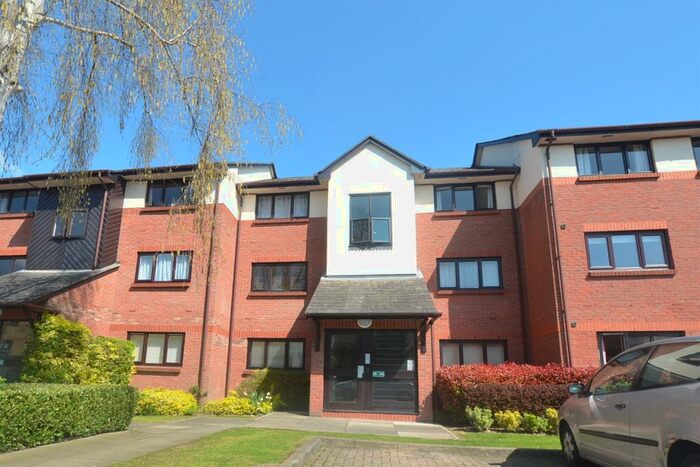1 Bedroom Apartment To Rent In Maple Gate, Marjorams Avenue, Loughton, IG10