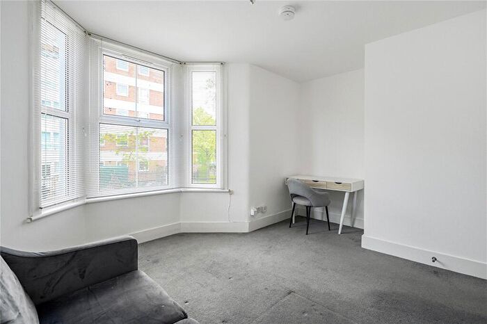 1 Bedroom Apartment To Rent In Temple Dwellings, Temple Street, London, E2