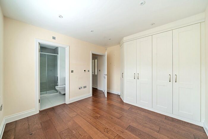 2 Bedroom Bungalow For Sale In Russington Road, Shepperton, TW17