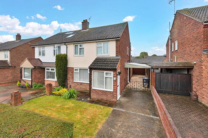 3 Bedroom Semi-Detached House To Rent In Garden Walk, Royston, SG8